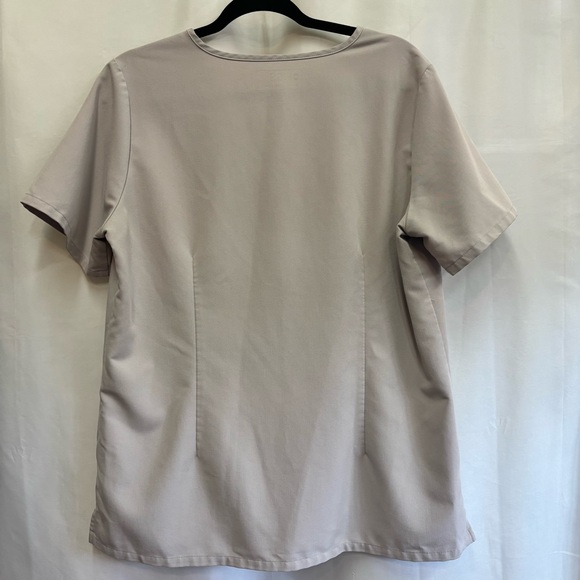 FIGS Women’s Large Scrub Top Gray Taupe V-Neck Technical Collection - Picture 2 of 12